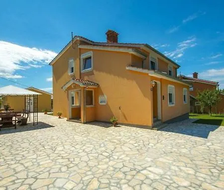 아파트 House Nevenka